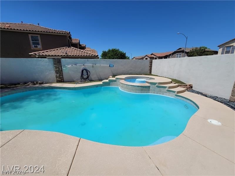 206 Valerian Street Property Photo 8