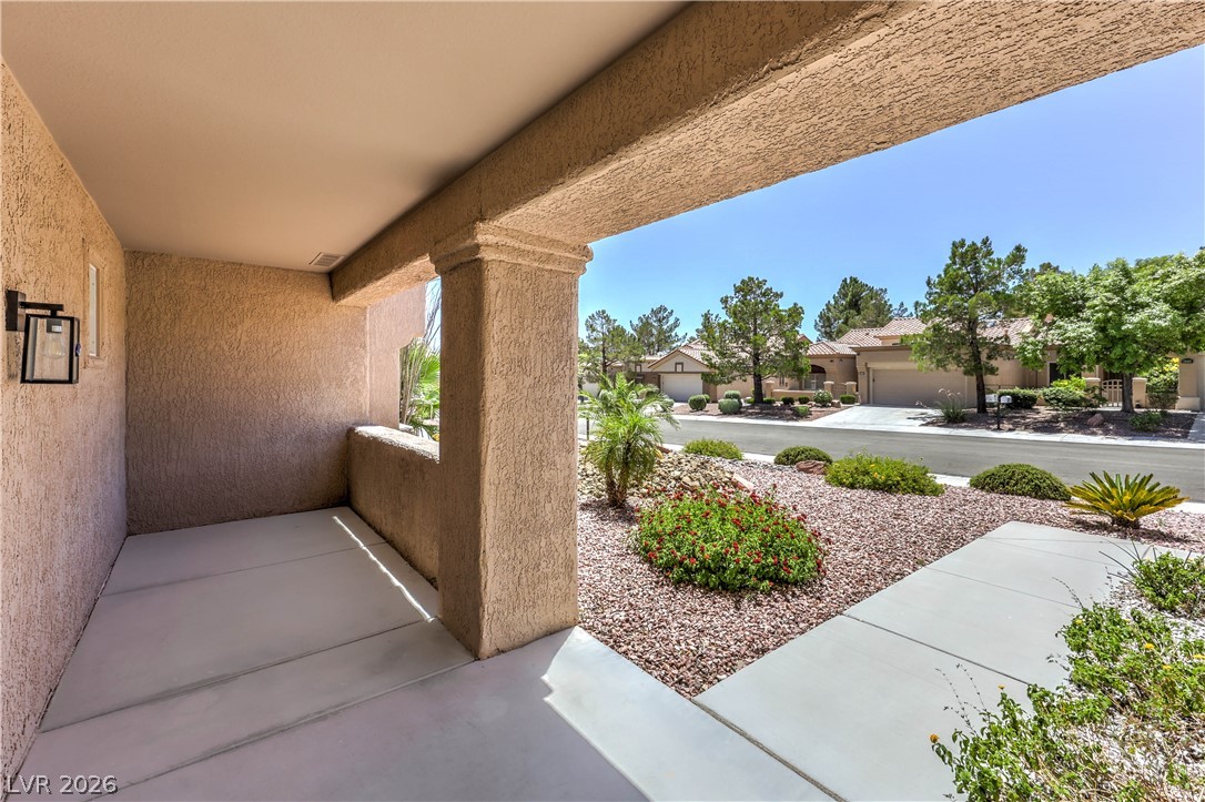 9332 Fresh Spring Drive Property Photo 4