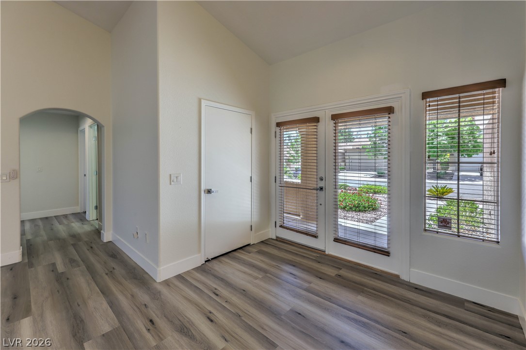 9332 Fresh Spring Drive Property Photo 5