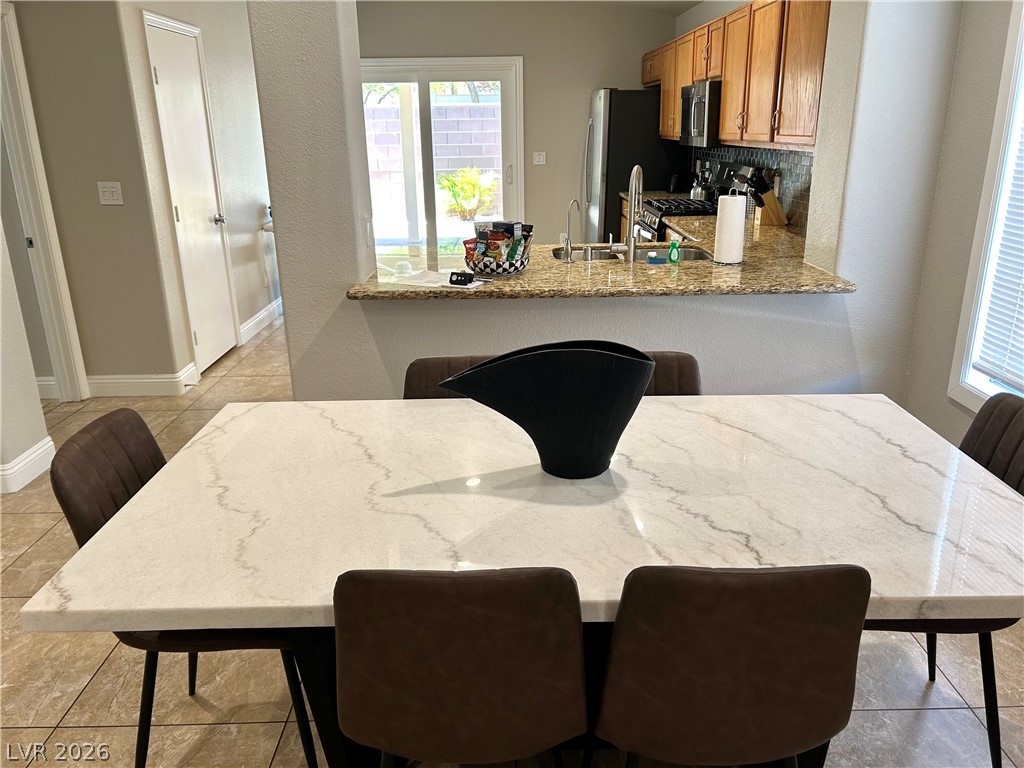 2799360 Property Photo 4