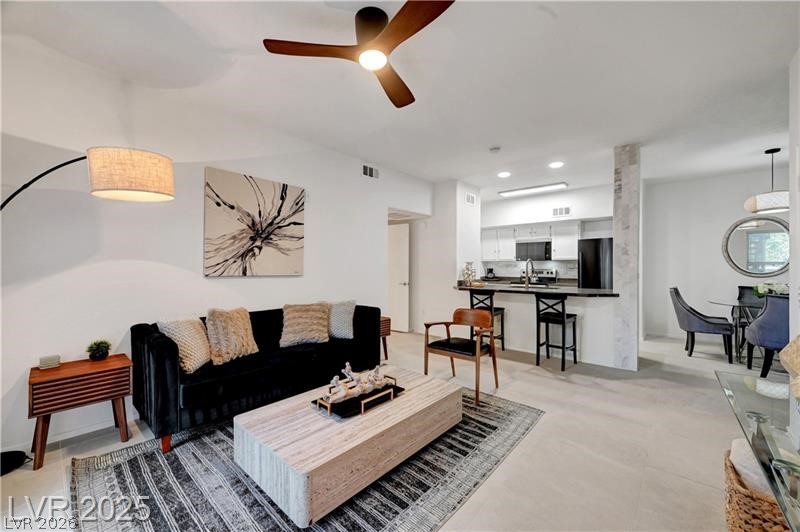 2799371 Property Photo 2