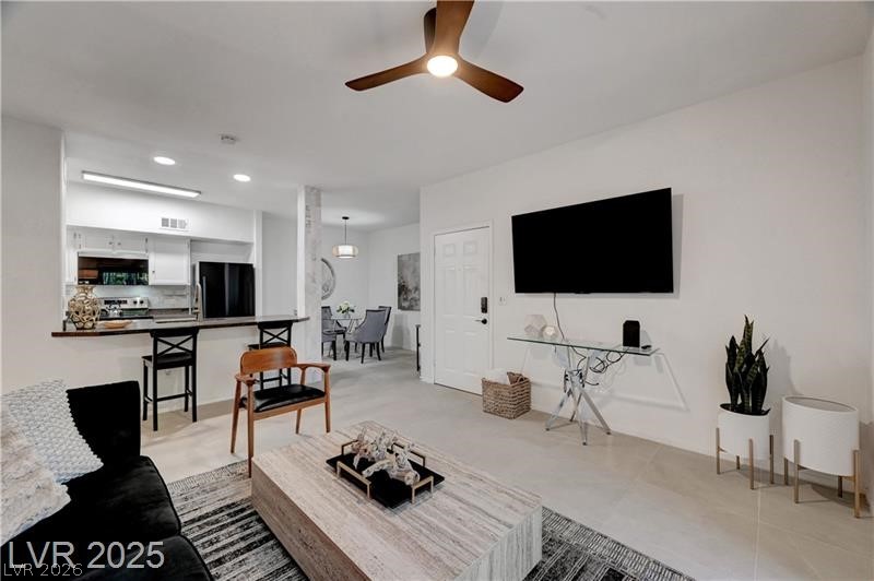 2799371 Property Photo 3