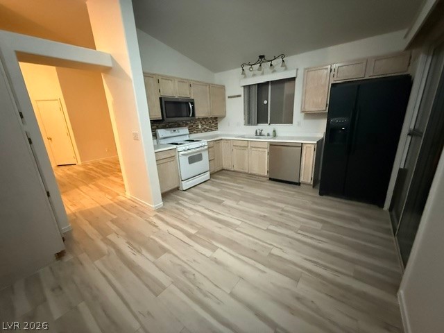 1109 Olvera Way Property Photo 17