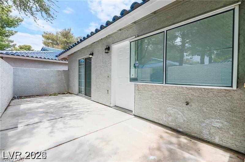 2117 Chertsey Drive C Property Photo 2