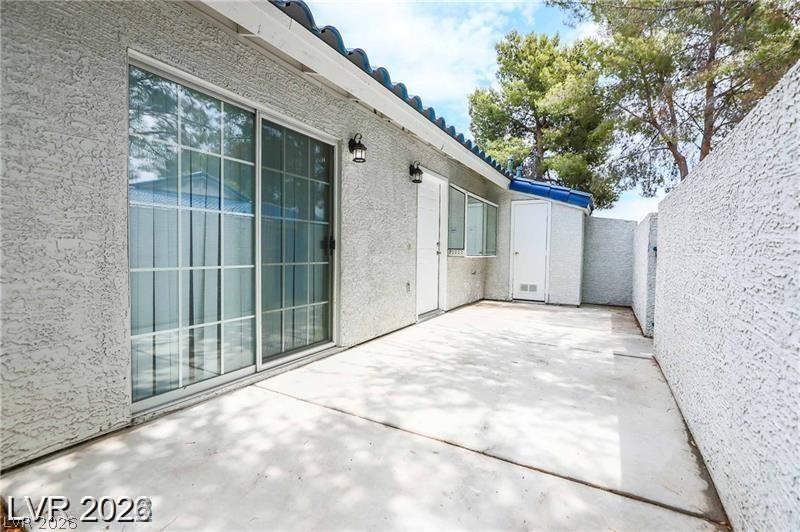 2117 Chertsey Drive C Property Photo 3