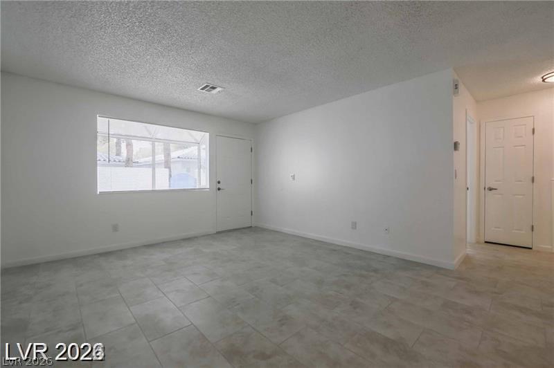 2117 Chertsey Drive C Property Photo 5