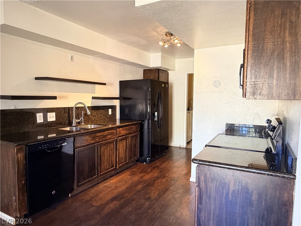 4509 Sirius Avenue Property Photo 6