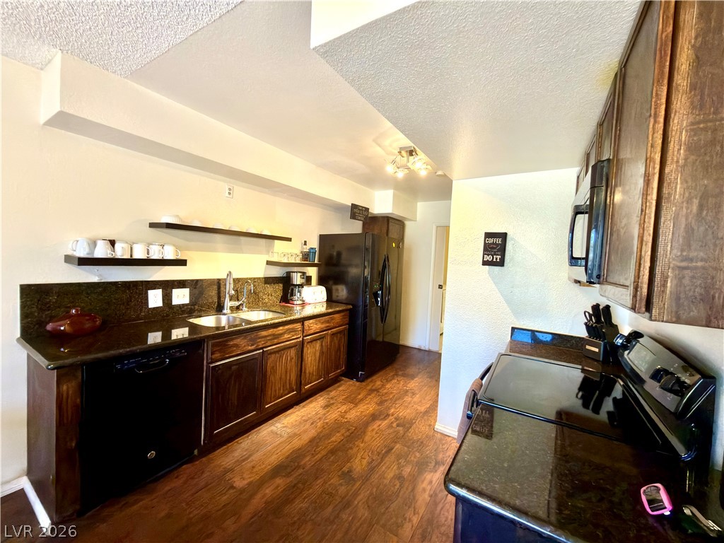 4509 Sirius Avenue Property Photo 8