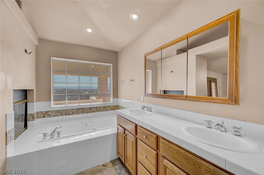 640 North Racetrack Road Property Photo 46