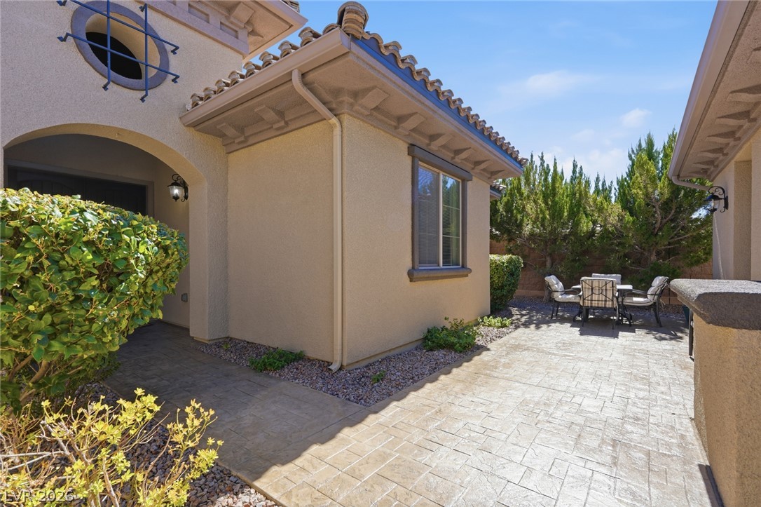 2397 Luberon Drive Property Photo 14
