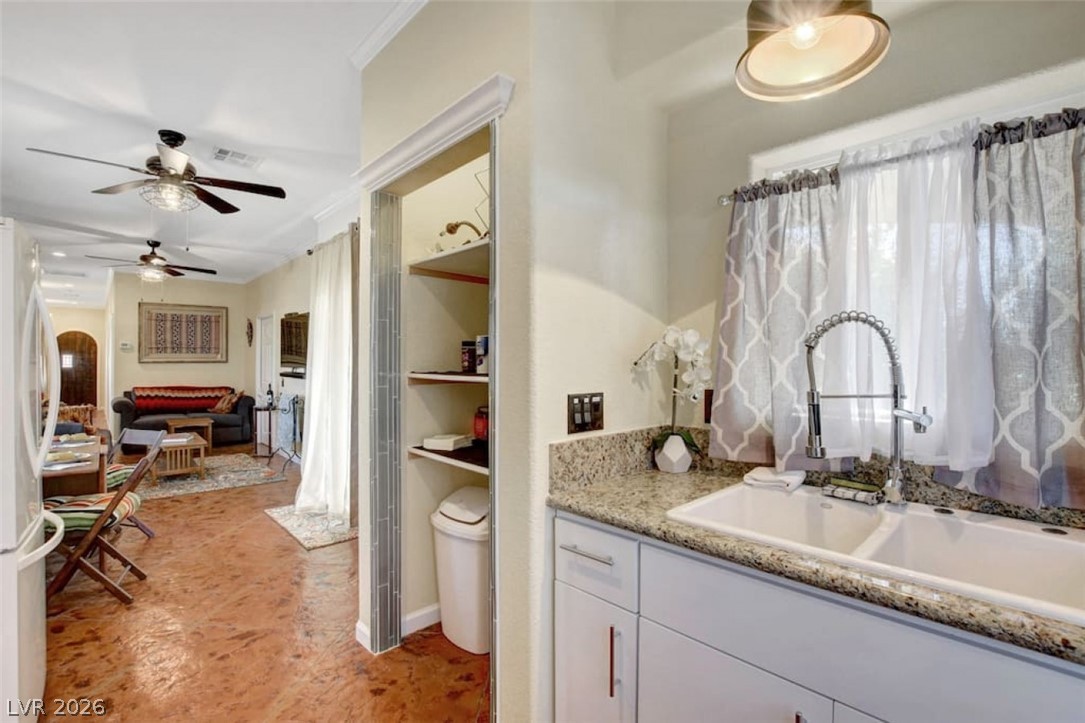 481 Benedict (casita) Drive Property Photo 8