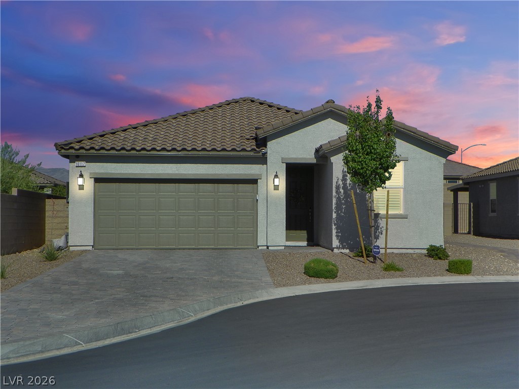 10117 Cliff Barrel Court Property Photo 4