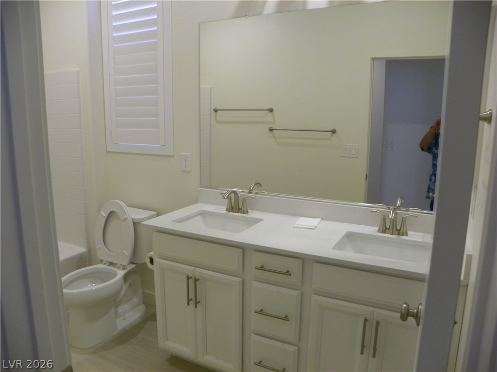 10117 Cliff Barrel Court Property Photo 15