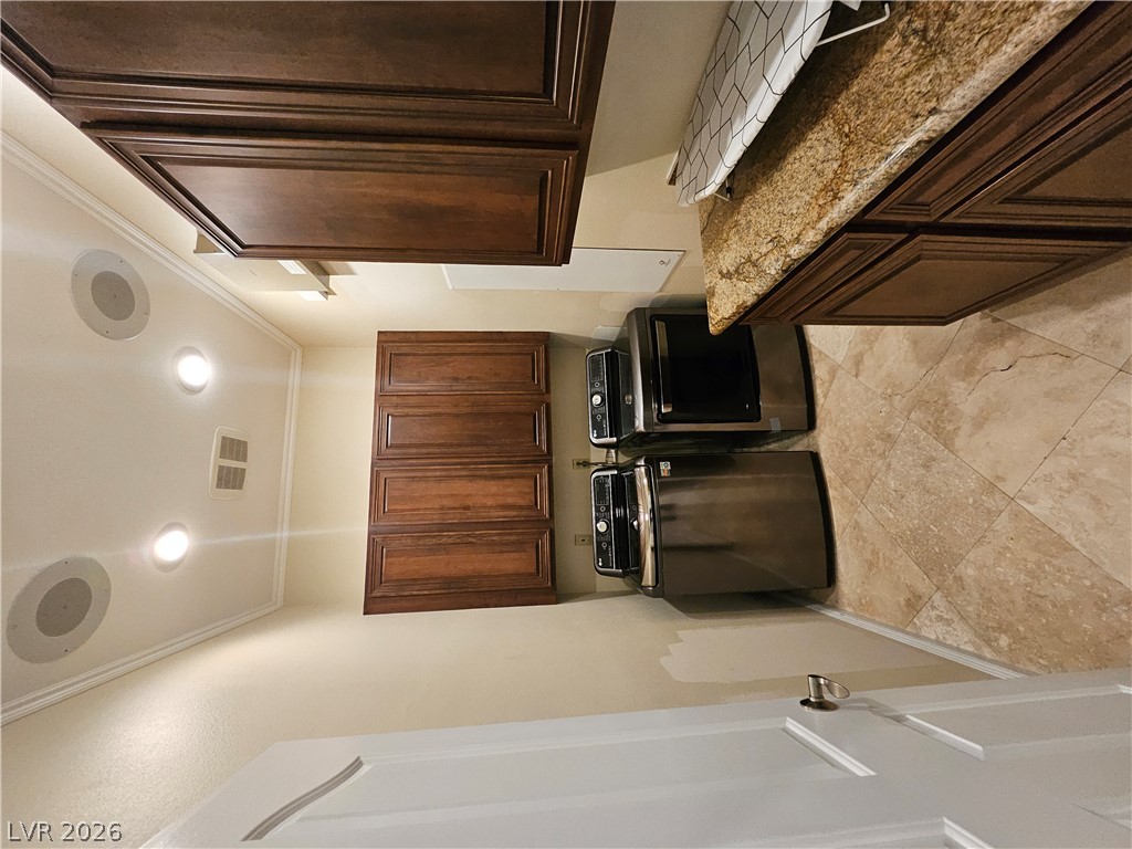209 Irvin Avenue Property Photo 42