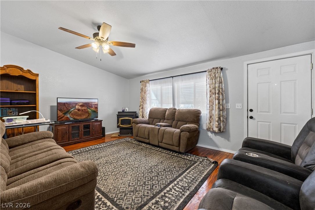 516 White Domes Drive Property Photo 15