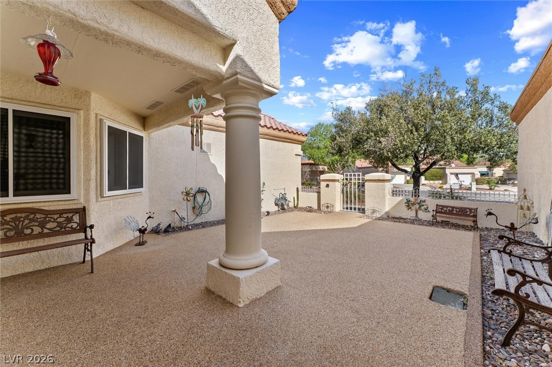 2400 Dove Valley Court Property Photo 3
