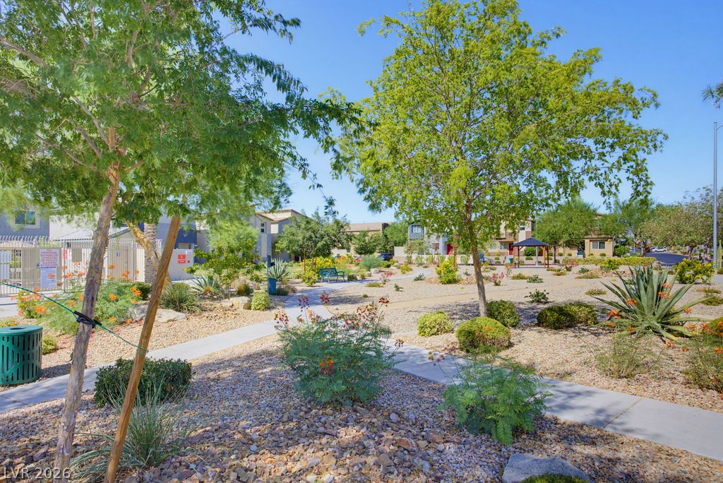7558 Garnet Moon Street Property Photo 14