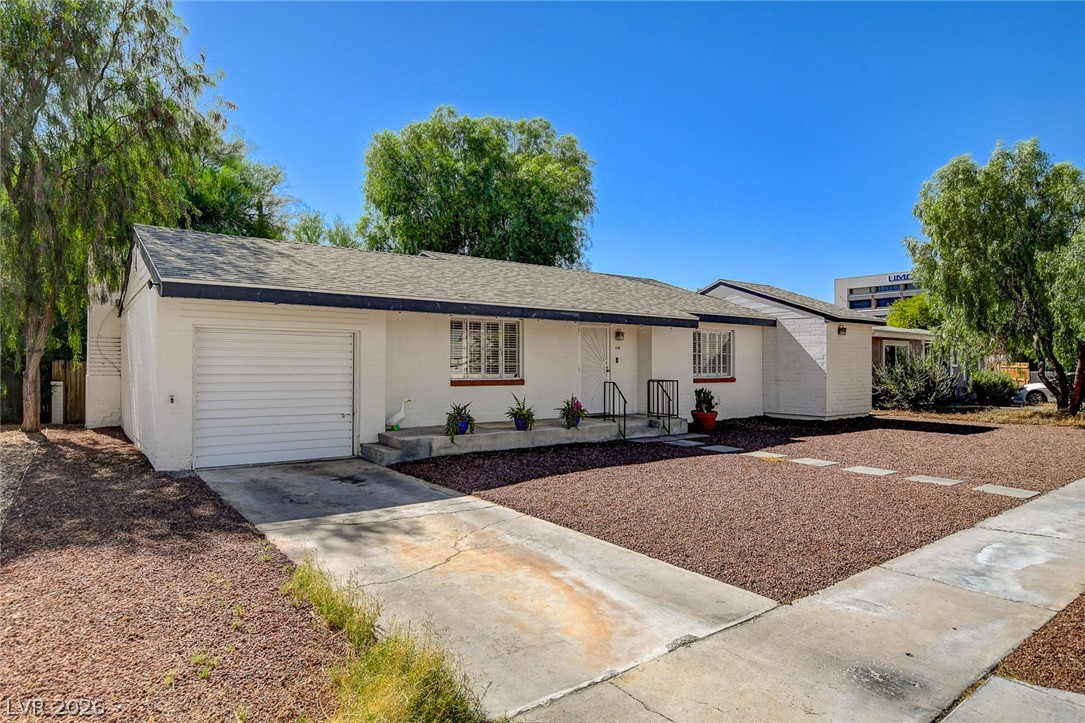 1134 Westwood Drive Property Photo 3