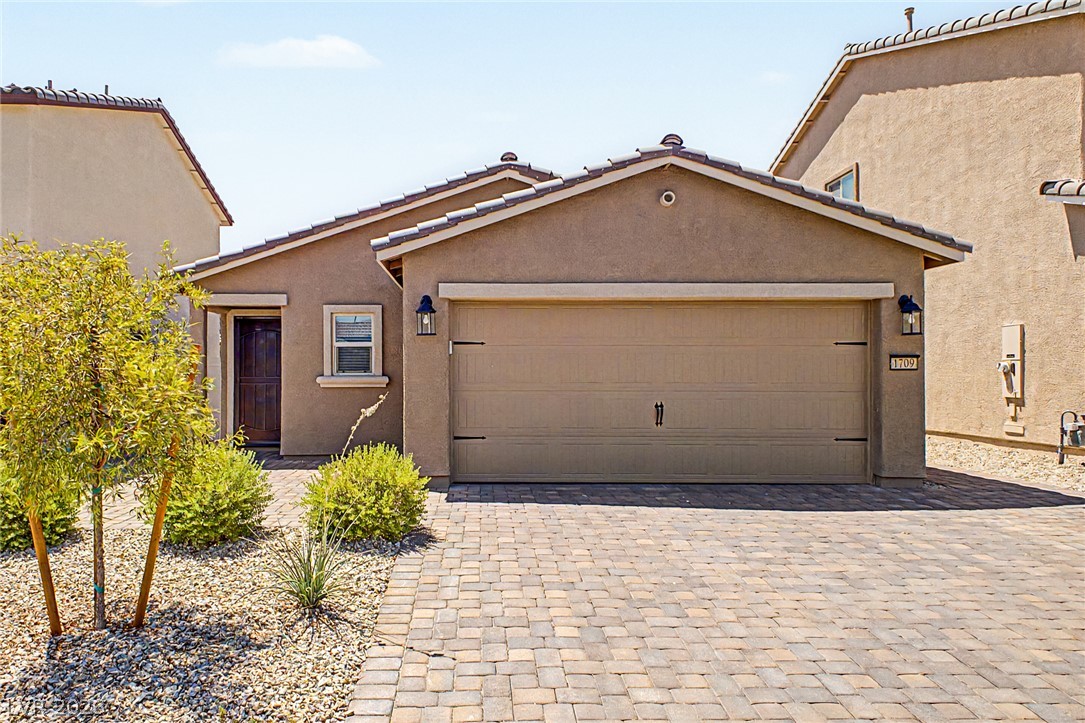 1709 Sandia Rock Avenue Property Photo 1