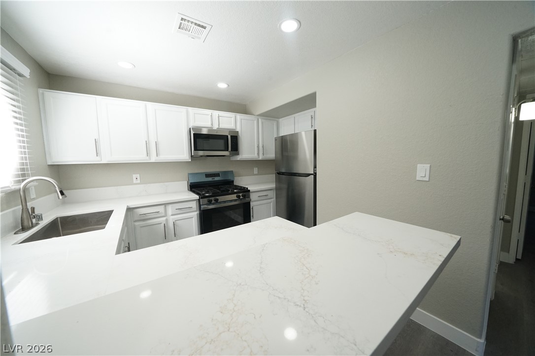 5022 South Rainbow Boulevard 105 Property Photo 14