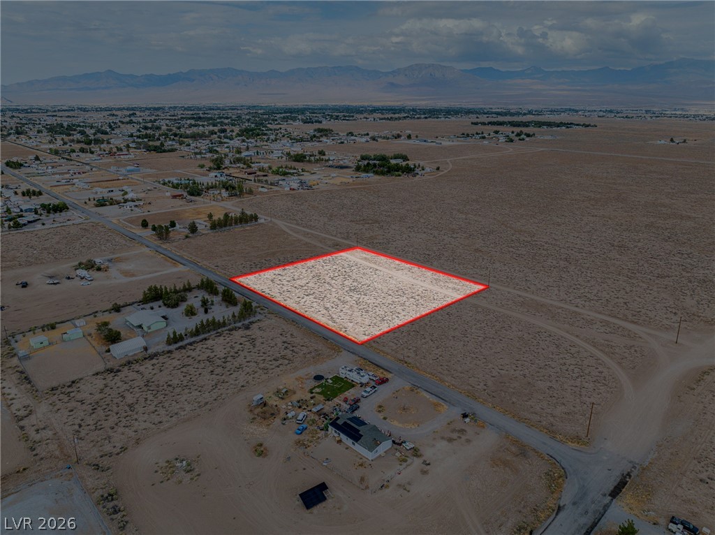 1901 South Windy Lane Property Photo 3