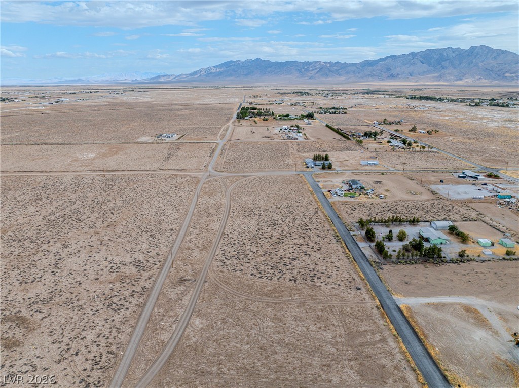1901 South Windy Lane Property Photo 5