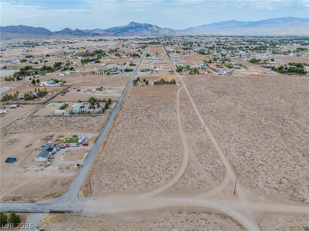 1901 South Windy Lane Property Photo 6