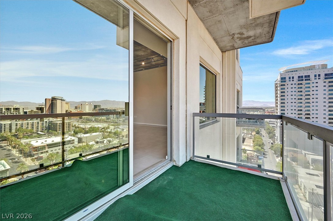 900 Las Vegas Boulevard 1403 Property Photo 26