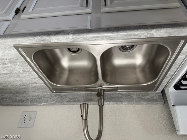 242 Kansas Avenue Property Photo 13