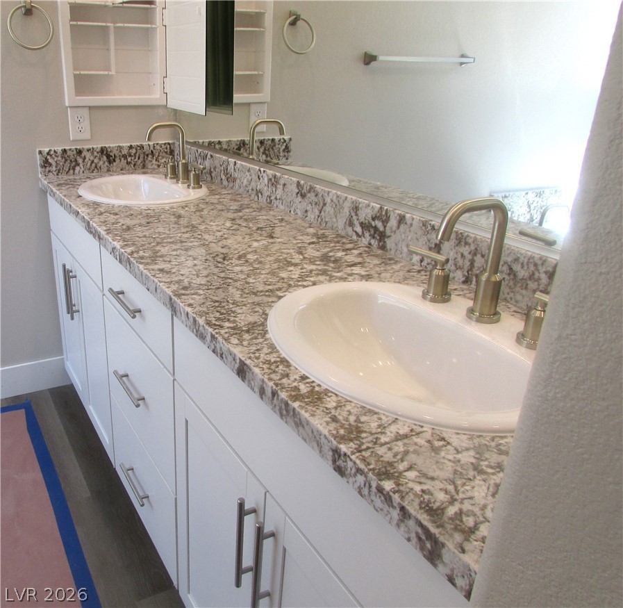 1000 Gentle Swan Property Photo 6
