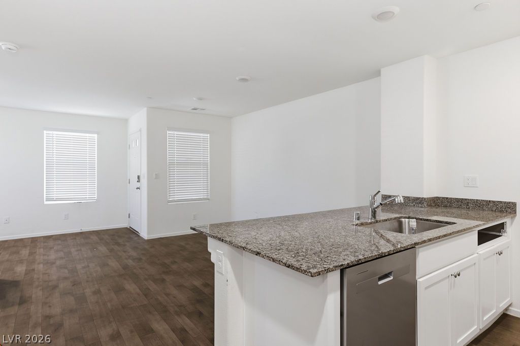 341 Summer Sparrow Avenue Property Photo 5