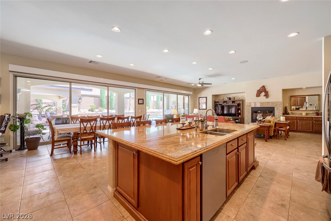 9752 Serene Star Way Property Photo 4