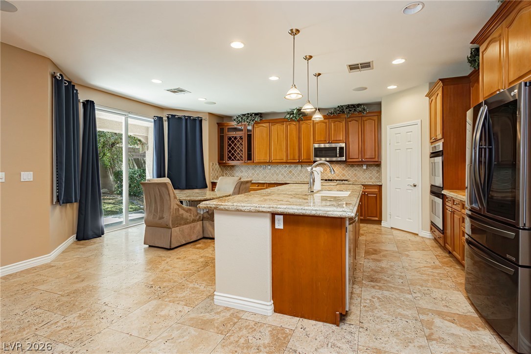 7427 Tomahawk Bend Avenue Property Photo 3