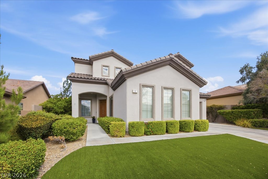 11 Morninglow Pass Property Photo 1