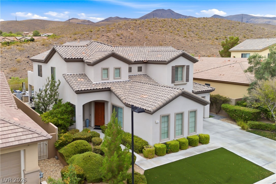 11 Morninglow Pass Property Photo 2