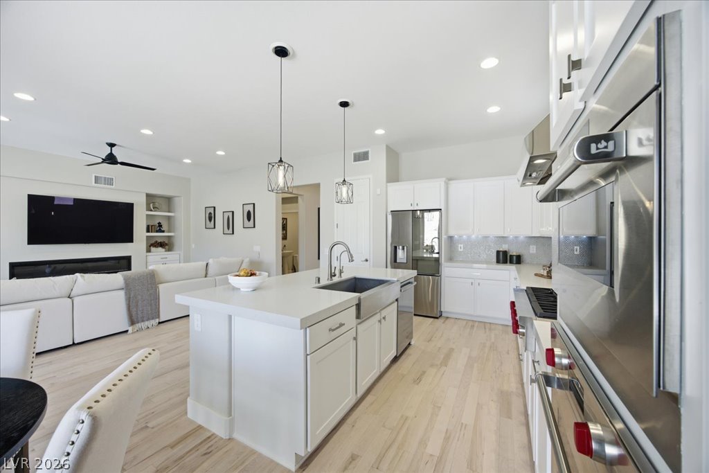 11 Morninglow Pass Property Photo 16