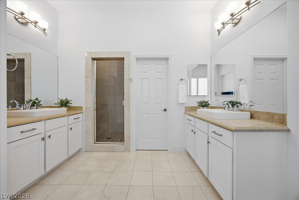 11 Morninglow Pass Property Photo 22