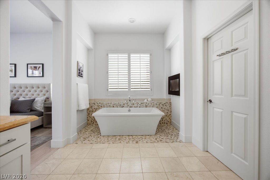 11 Morninglow Pass Property Photo 23
