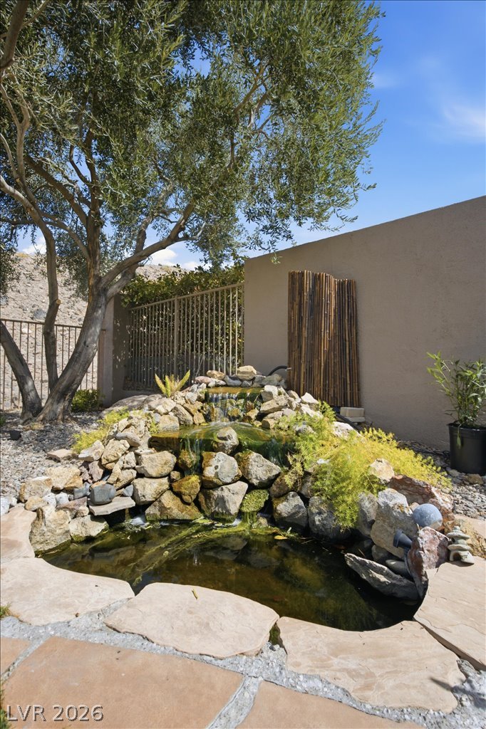 11 Morninglow Pass Property Photo 48