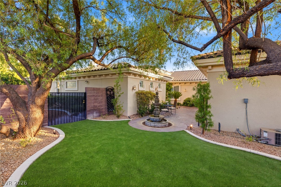 10925 Iris Canyon Lane Property Photo 19