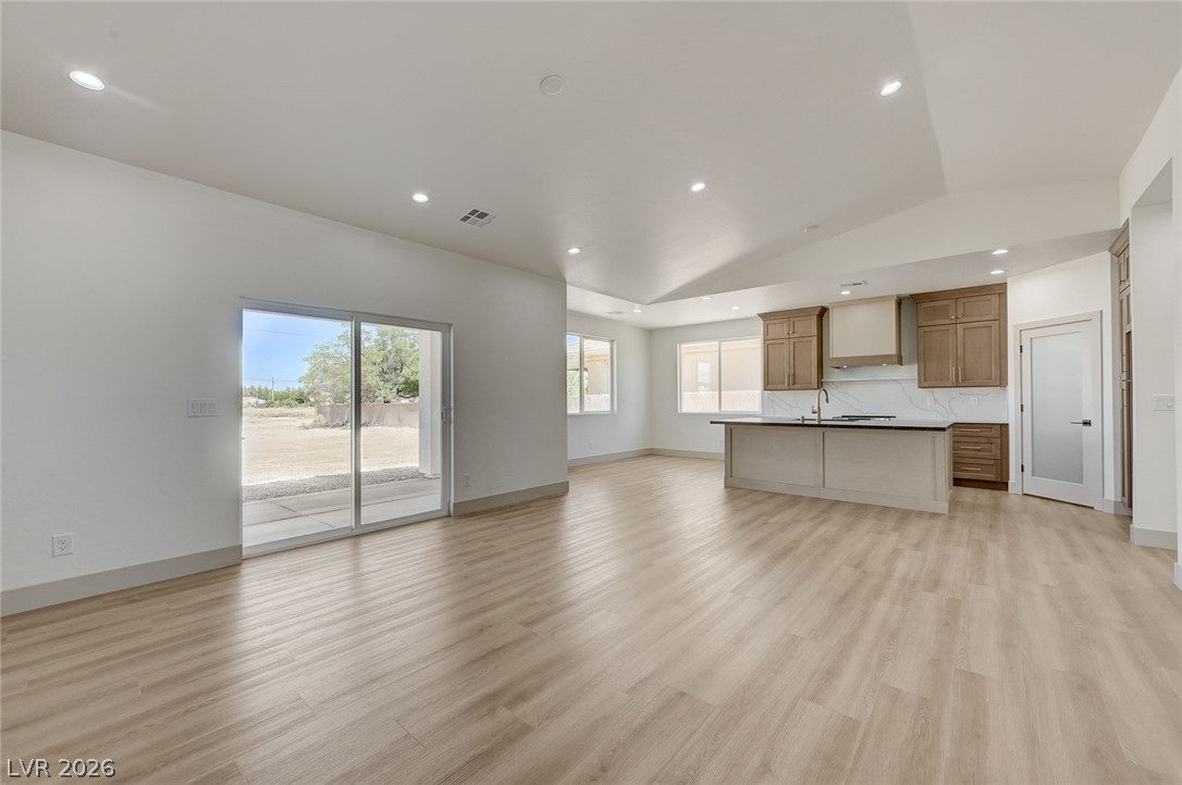 1890 South Manzanita Drive Property Photo 11
