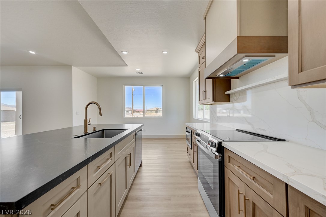 1890 South Manzanita Drive Property Photo 12