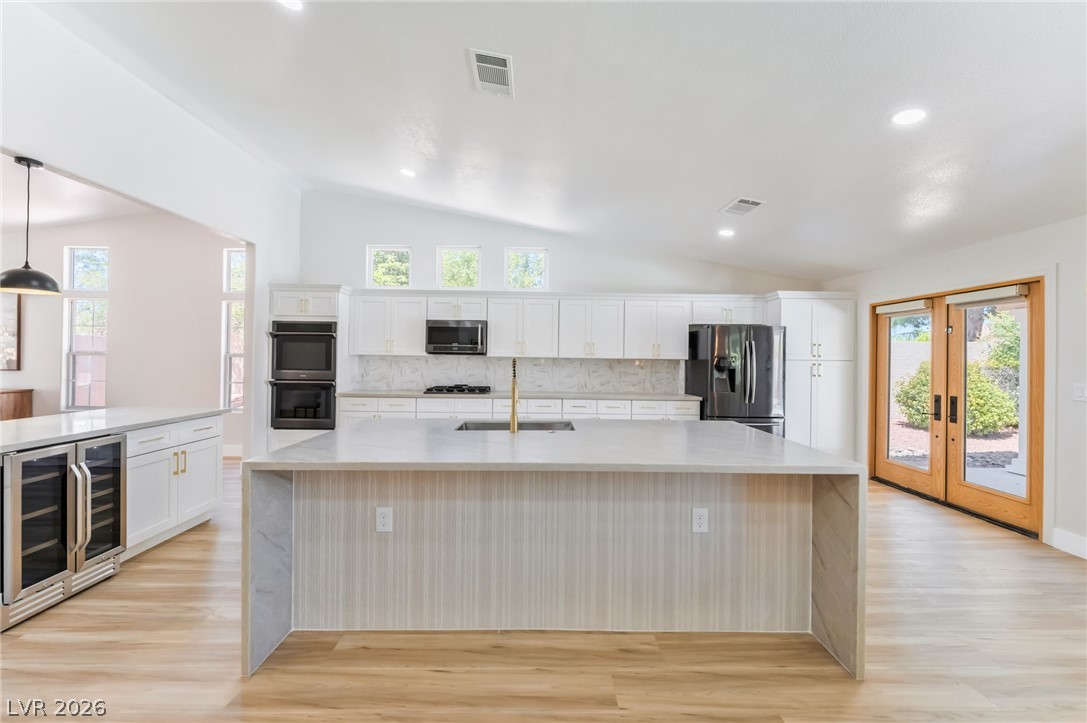 5120 Gentle River Avenue Property Photo 8