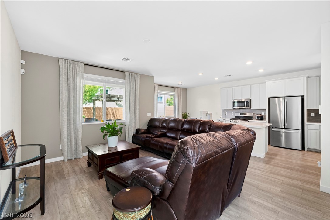 9996 Iron Creek Avenue Property Photo 10