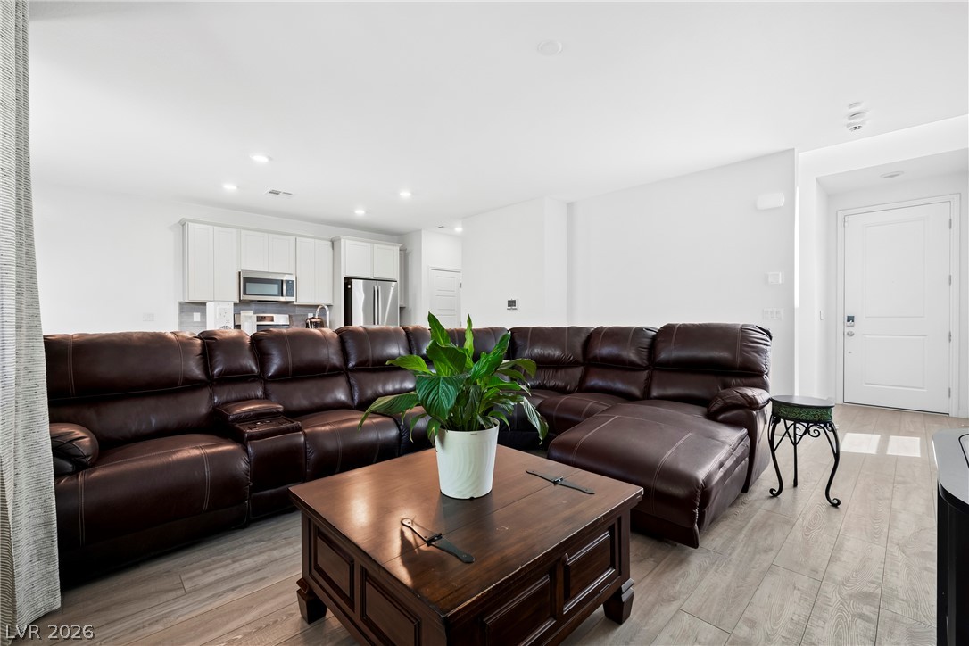 9996 Iron Creek Avenue Property Photo 11