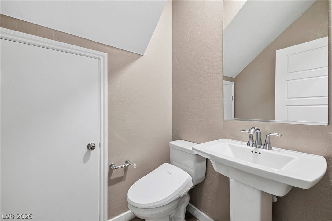 9996 Iron Creek Avenue Property Photo 23