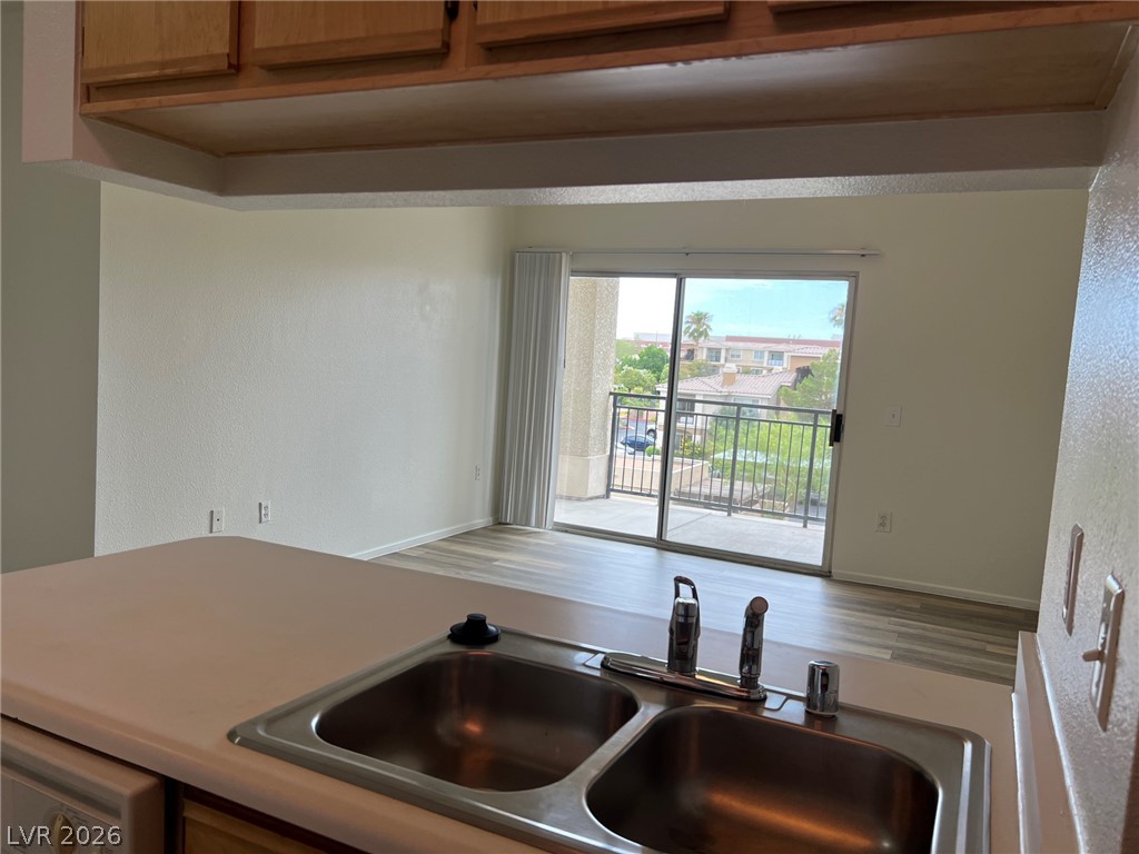 2900 Sunridge Heights Parkway 935 Property Photo 5