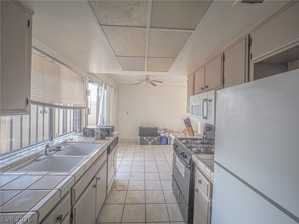 1370 Vegas Valley Drive 43 Property Photo 48
