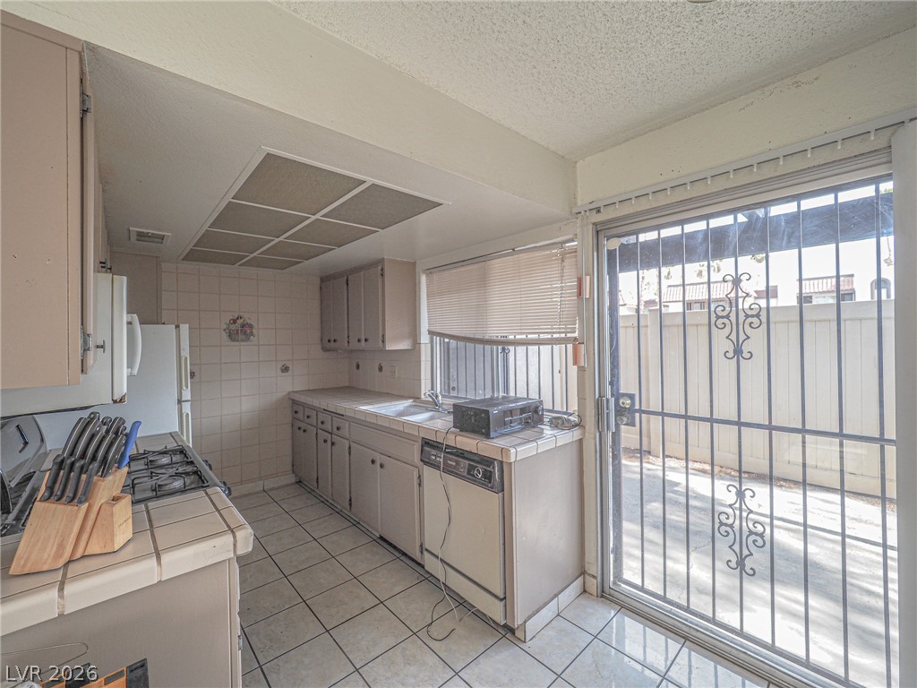 1370 Vegas Valley Drive 43 Property Photo 58