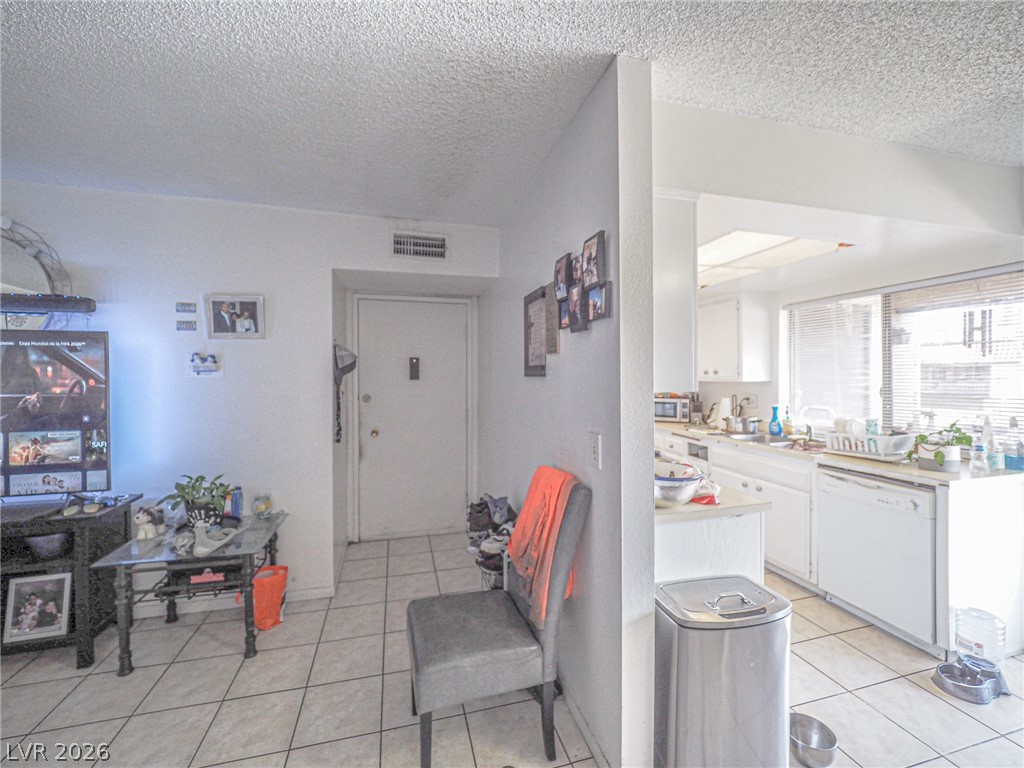 1370 Vegas Valley Drive 44 Property Photo 13